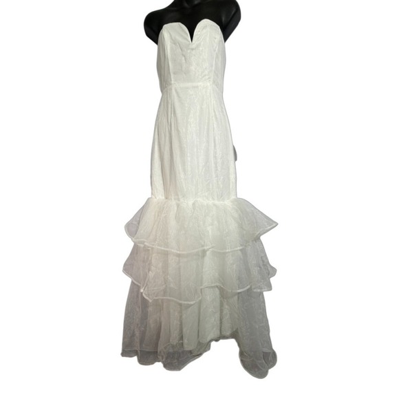 Lulus White Strapless Mermaid Wedding/Formal Dress Tiered Ruffle Gown Small NWT - Picture 3 of 15